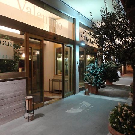 Hotel Valentino แตร์นี ภายนอก รูปภาพ