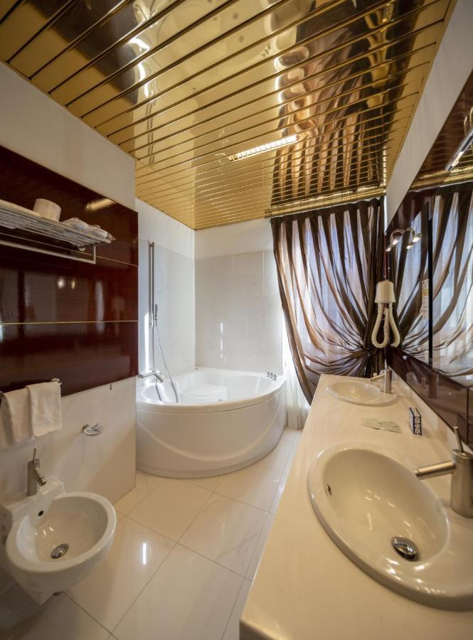 Hotel Valentino แตร์นี ภายนอก รูปภาพ