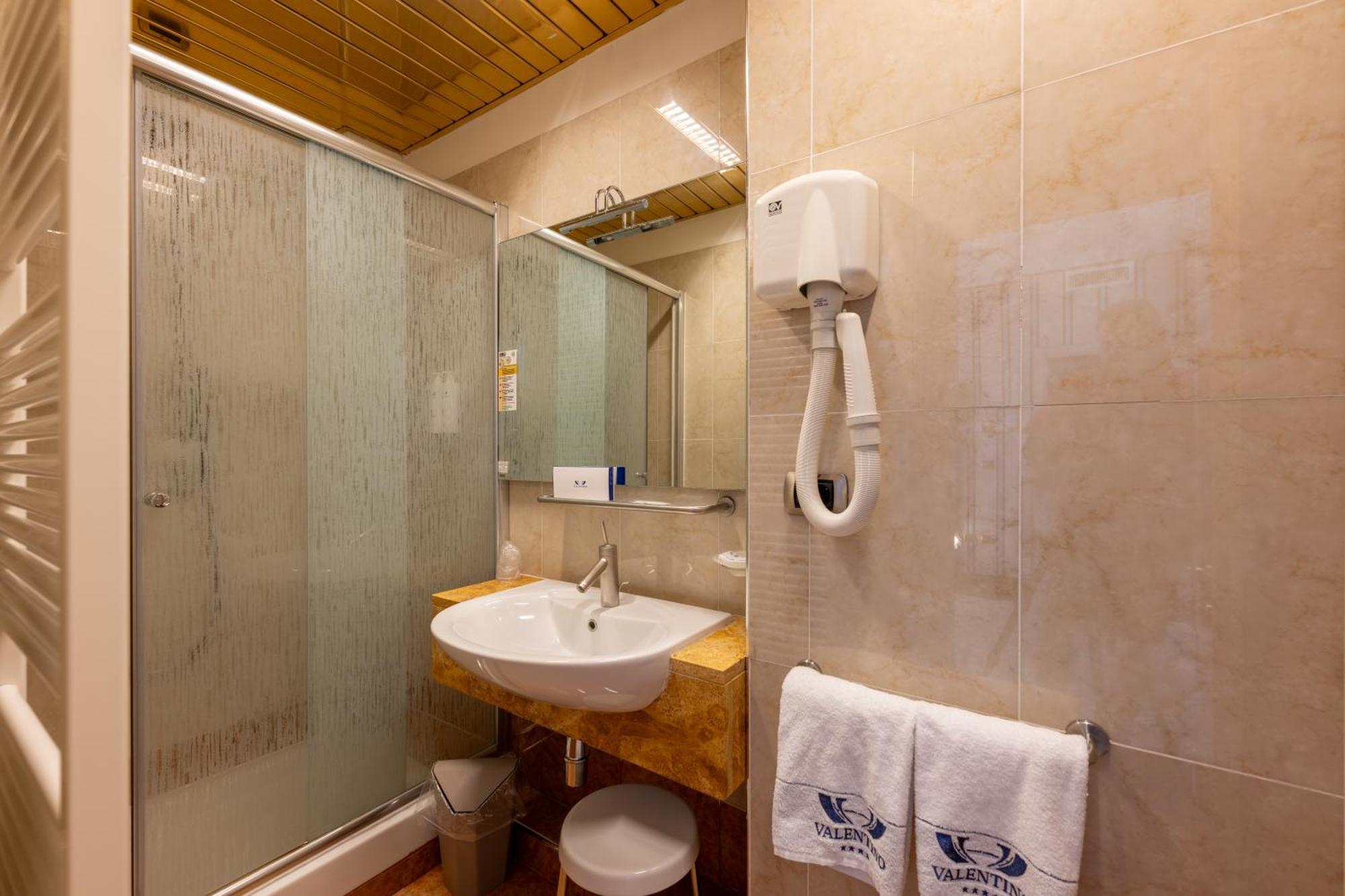 Hotel Valentino แตร์นี ภายนอก รูปภาพ