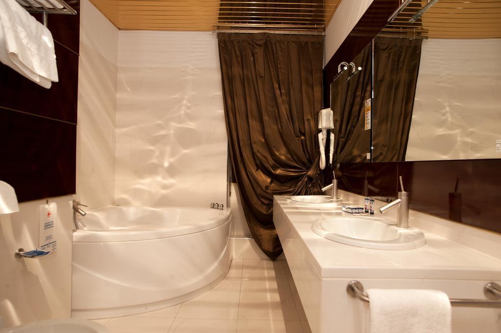 Hotel Valentino แตร์นี ภายนอก รูปภาพ